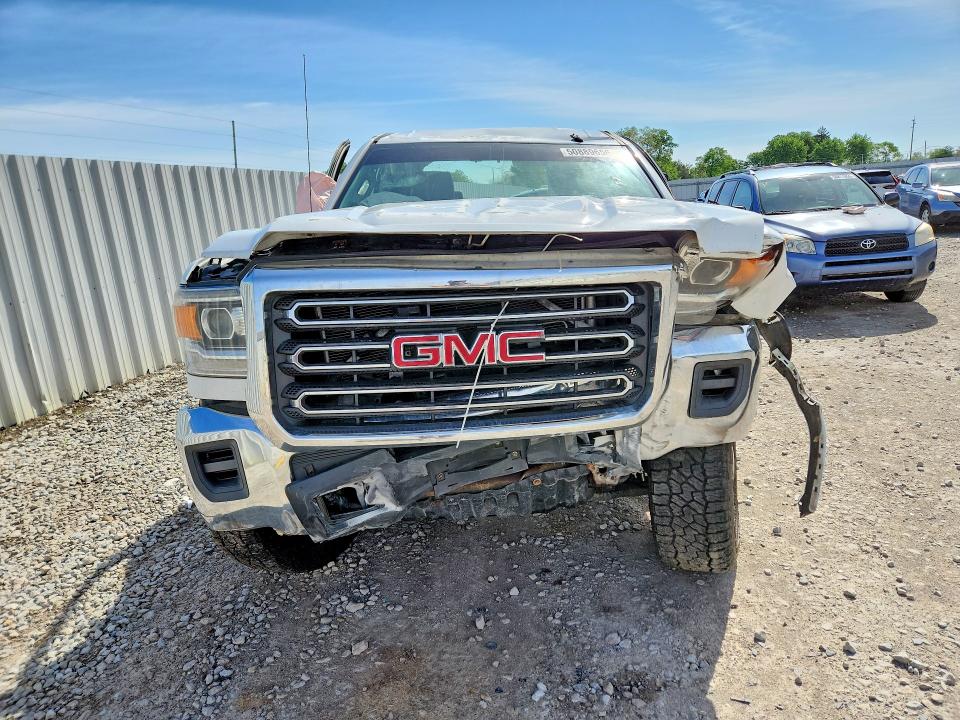 50889656 :رقم المزاد ، 1GT12REG8HF172682 vin ، 2017 Gmc Sierra مزاد بيع
