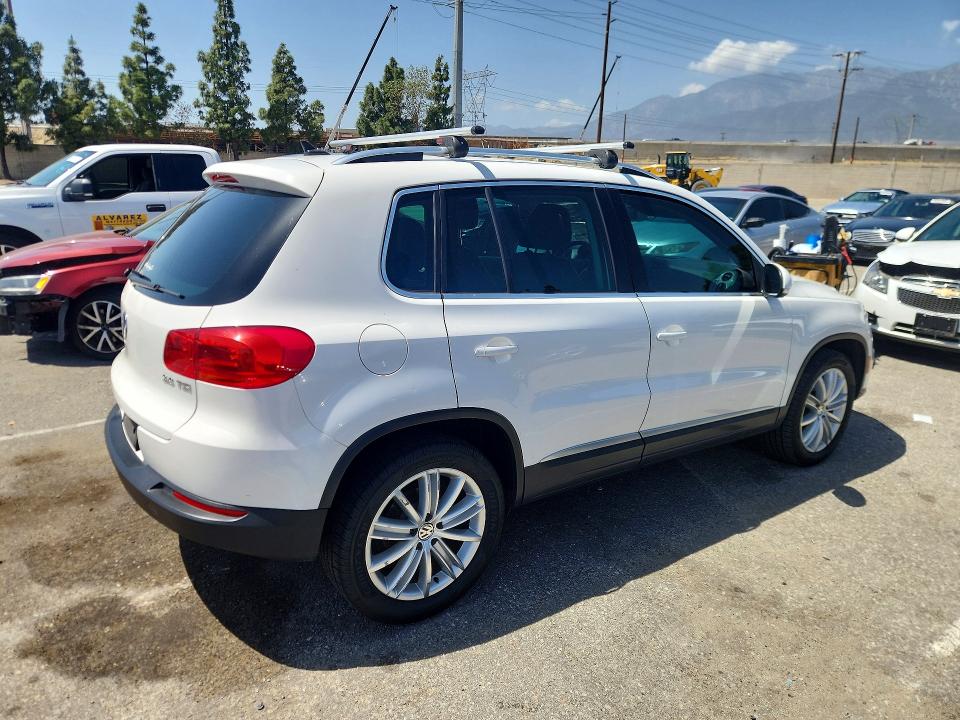 Продажа на аукционе авто 2014 Volkswagen Tiguan, vin: WVGAV3AX4EW550496, номер лота: 49976316