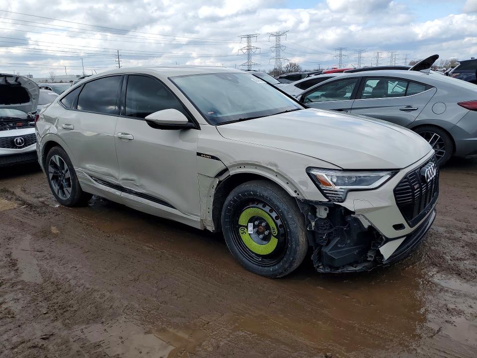 2022 Audi E-tron მანქანა იყიდება აუქციონზე, vin: WA13AAGE2NB010259, აუქციონის ნომერი: 49649566