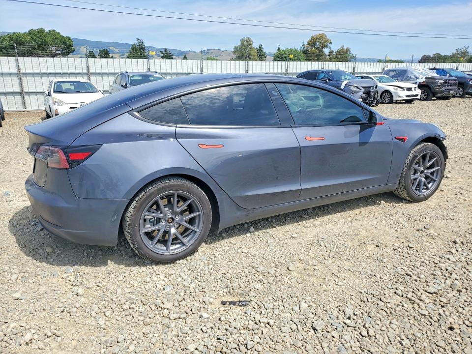 49821136 :رقم المزاد ، 5YJ3E1EA6PF686384 vin ، 2023 Tesla Model 3 مزاد بيع