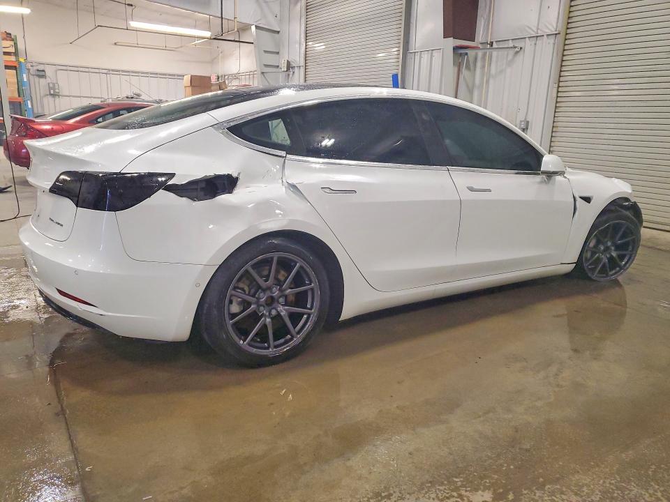 Продаж на аукціоні авто 2018 Tesla Model 3, vin: 5YJ3E1EB0JF085388, номер лоту: 49770206