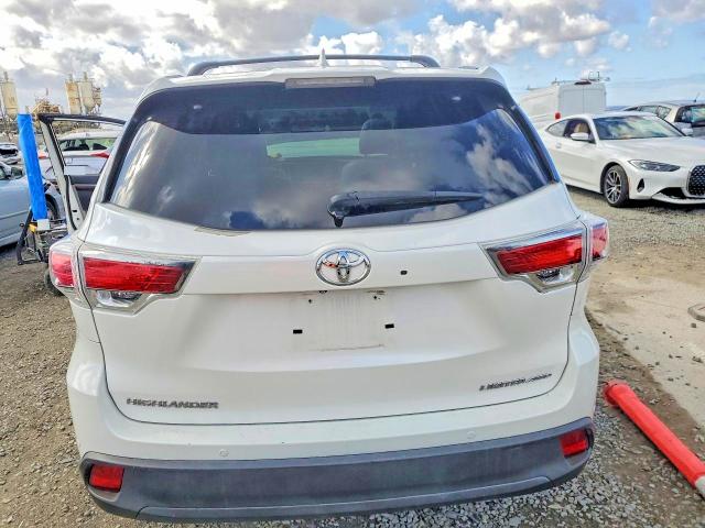 Продажа на аукционе авто 2015 Toyota Highlander, vin: 5TDDKRFH7FS134409, номер лота: 51185306