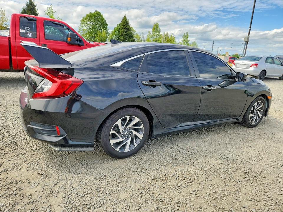 51316496 :رقم المزاد ، 19XFC2F77HE212477 vin ، 2017 Honda Civic مزاد بيع