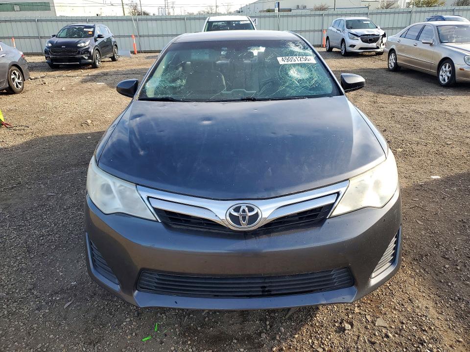 49051256 :رقم المزاد ، 4T4BF1FK2ER433245 vin ، 2014 Toyota Camry مزاد بيع