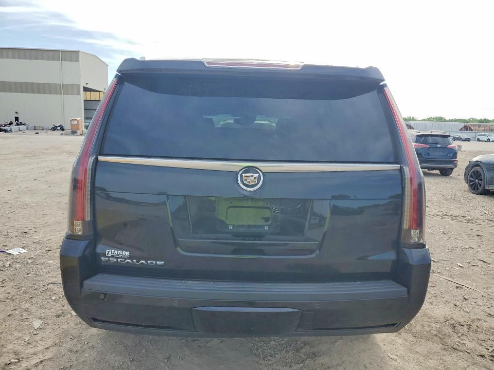 50617416 :رقم المزاد ، 1GYS4BKJ2FR246576 vin ، 2015 Cadillac Escalade مزاد بيع