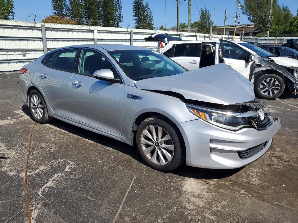 49333826 :رقم المزاد ، 5XXGT4L38HG170927 vin ، 2017 Kia Optima مزاد بيع