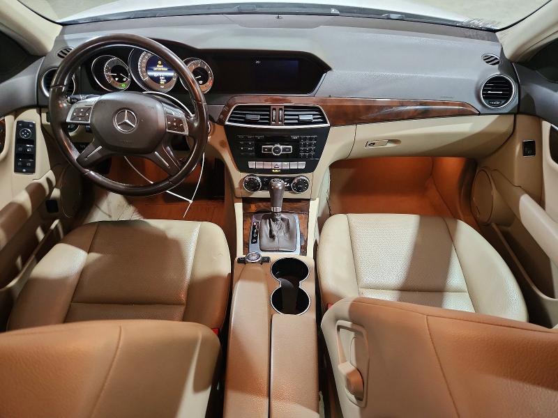2013 Mercedes-benz C მანქანა იყიდება აუქციონზე, vin: WDDGF8AB3DA838248, აუქციონის ნომერი: 49369746