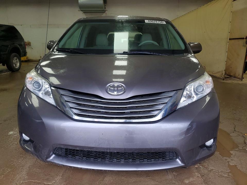 49628156 :رقم المزاد ، 5TDDK3DC5ES086962 vin ، 2014 Toyota Sienna مزاد بيع