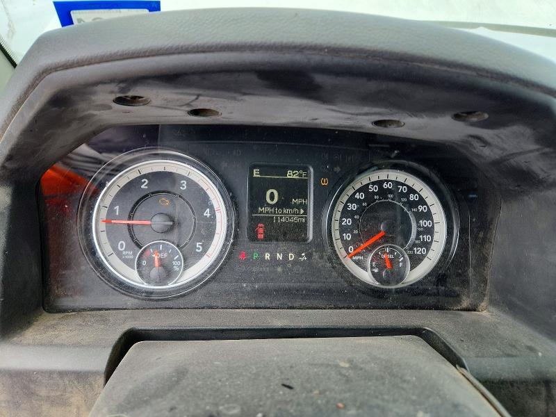 48309126 :رقم المزاد ، 3C6UR5HL1JG388444 vin ، 2018 Ram 2500 مزاد بيع