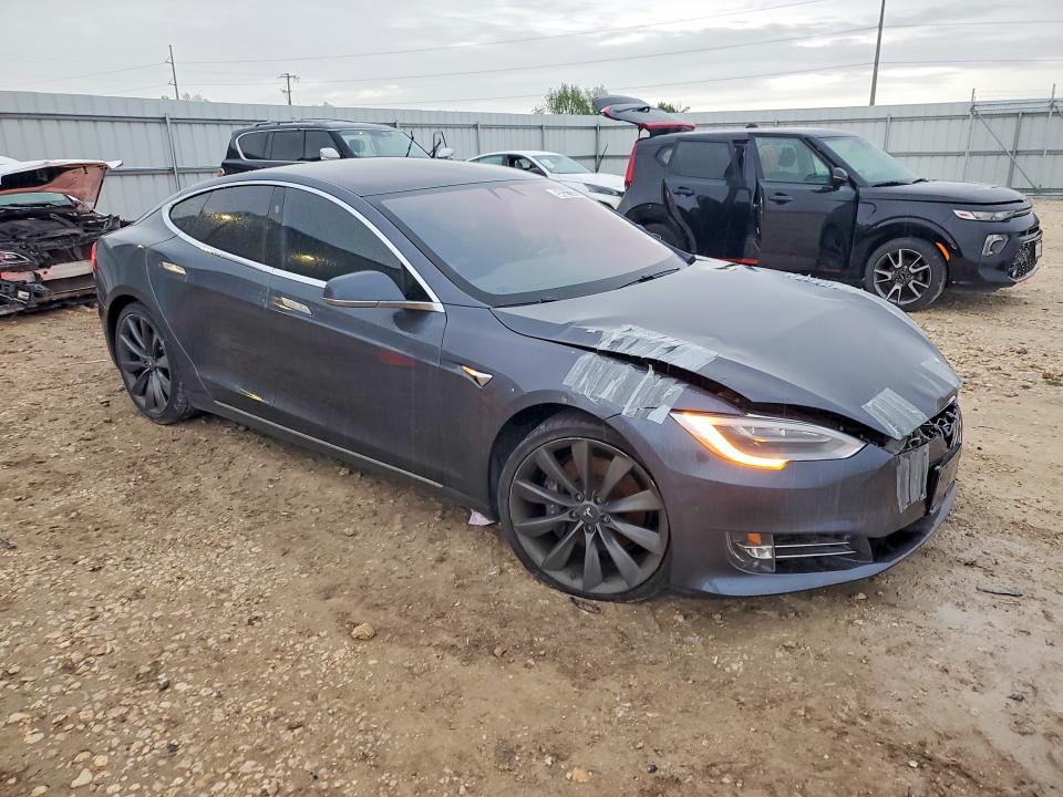 50321326 :رقم المزاد ، 5YJSA1E23HF195773 vin ، 2017 Tesla Model S مزاد بيع