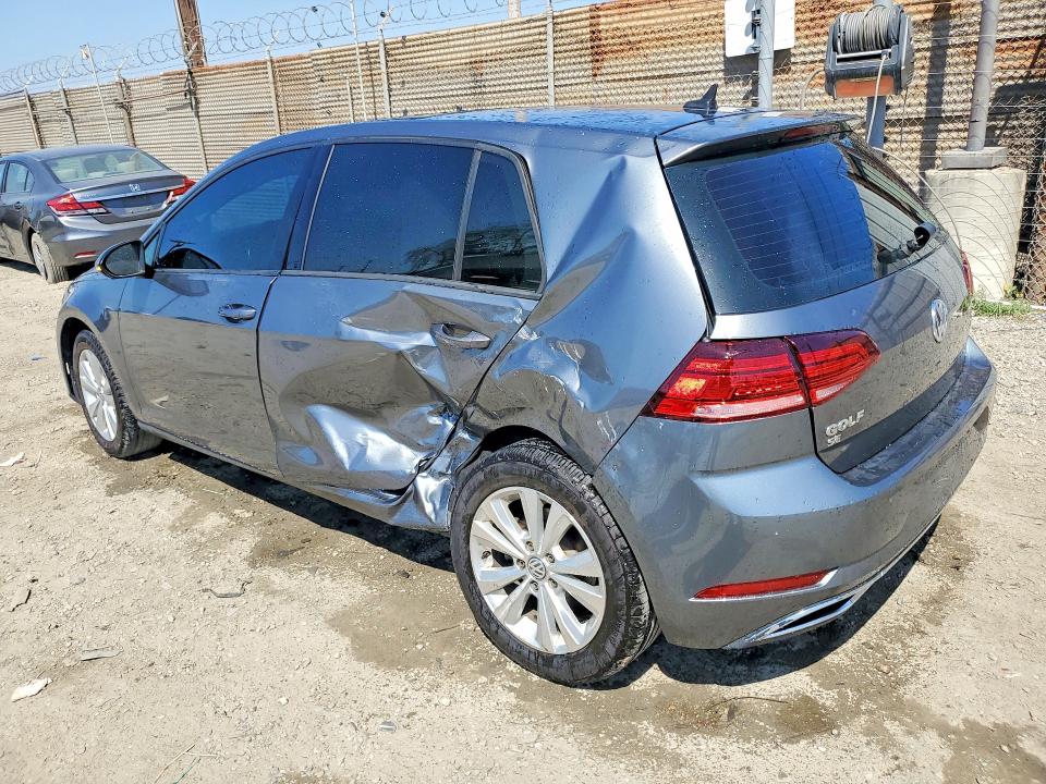 49023446 :رقم المزاد ، 3VWG17AU1JM253426 vin ، 2018 Volkswagen Golf مزاد بيع