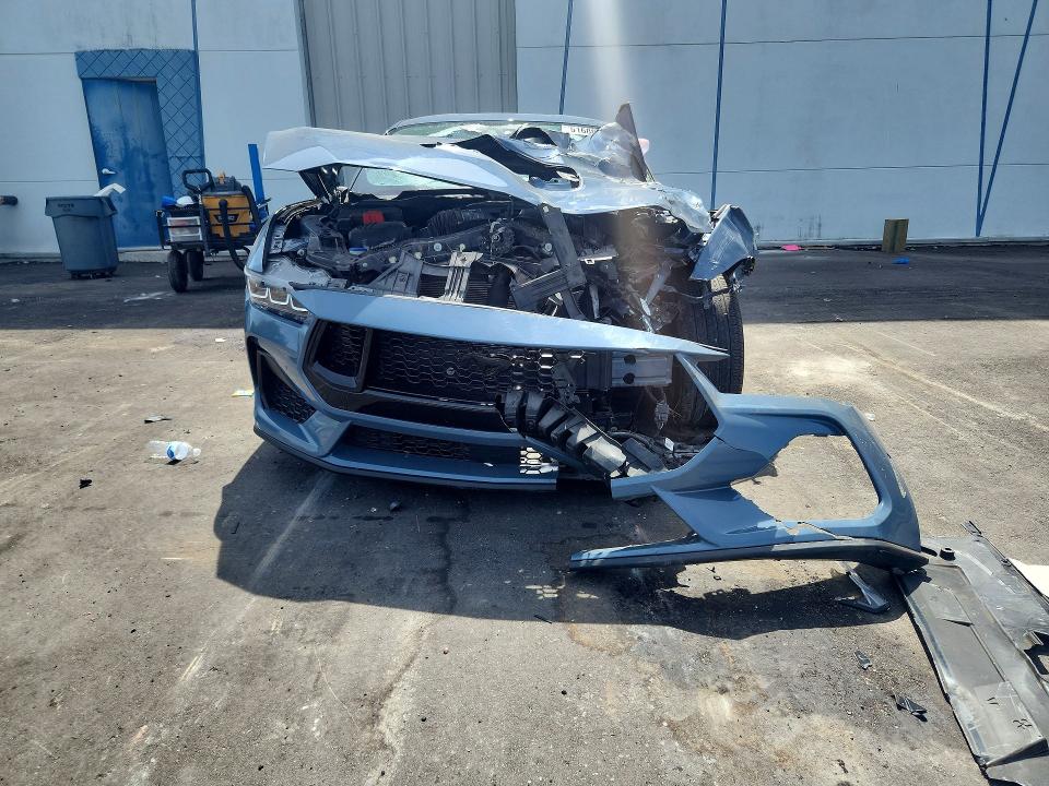 51680786 :رقم المزاد ، 1FA6P8CF6R5412854 vin ، 2024 Ford Mustang مزاد بيع