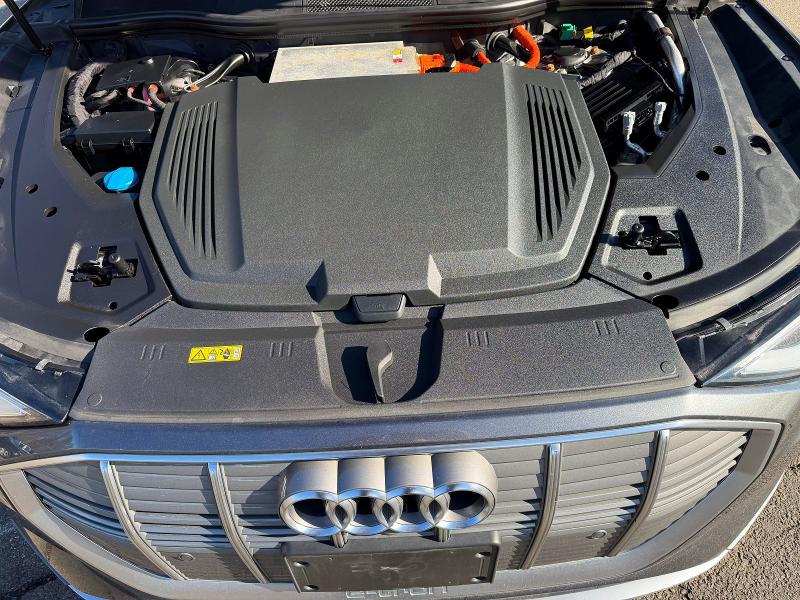 48879726 :رقم المزاد ، WA1VAAGE7KB006583 vin ، 2019 Audi E-tron مزاد بيع