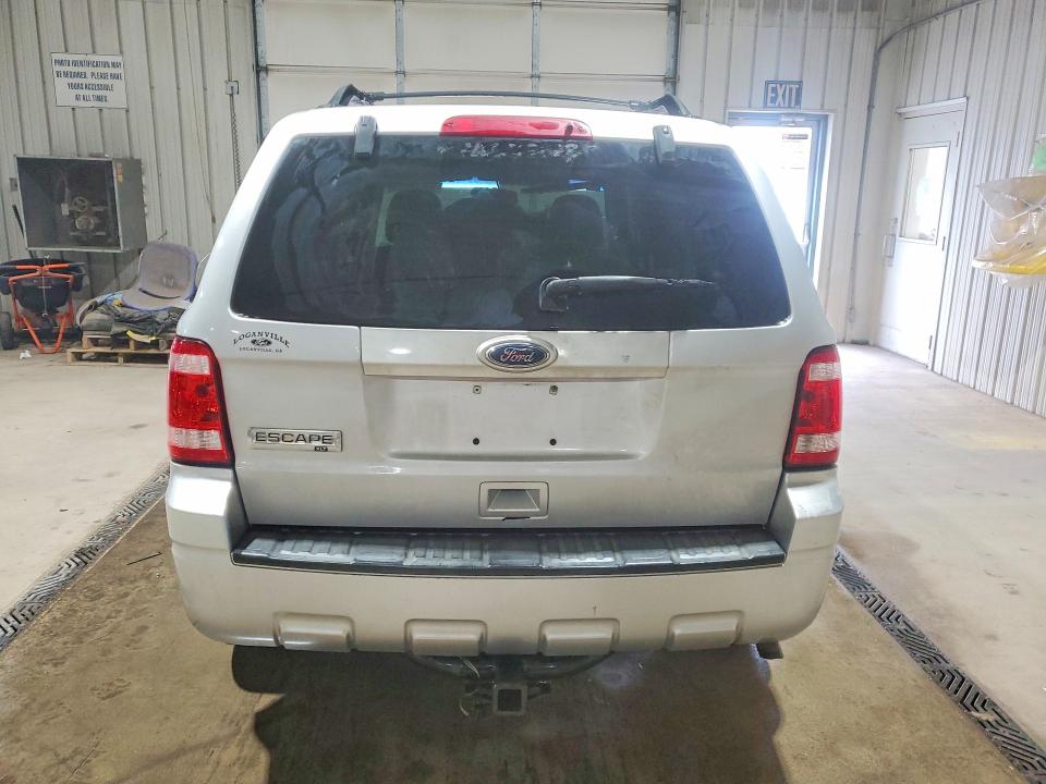 50676426 :رقم المزاد ، 1FMCU0D72AKC29239 vin ، 2010 Ford Escape مزاد بيع