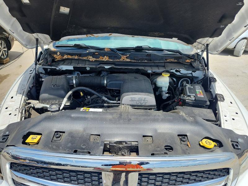 Auction sale of the 2018 Ram 1500, vin: 1C6RR7GG1JS120640, lot number: 49933556