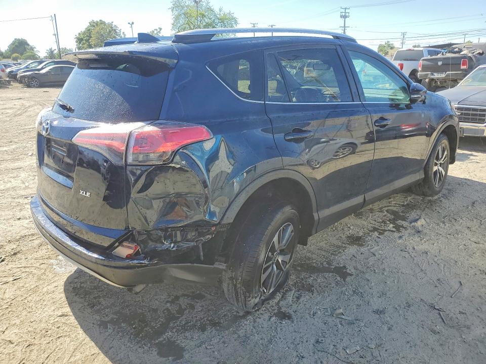 Продажа на аукционе авто 2017 Toyota Rav4, vin: JTMWFREVXHD105019, номер лота: 69057186