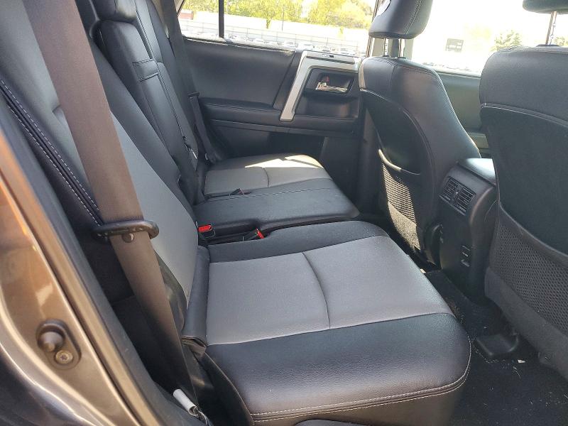 51550156 :رقم المزاد ، JTEBU5JR3K5715900 vin ، 2019 Toyota 4runner مزاد بيع