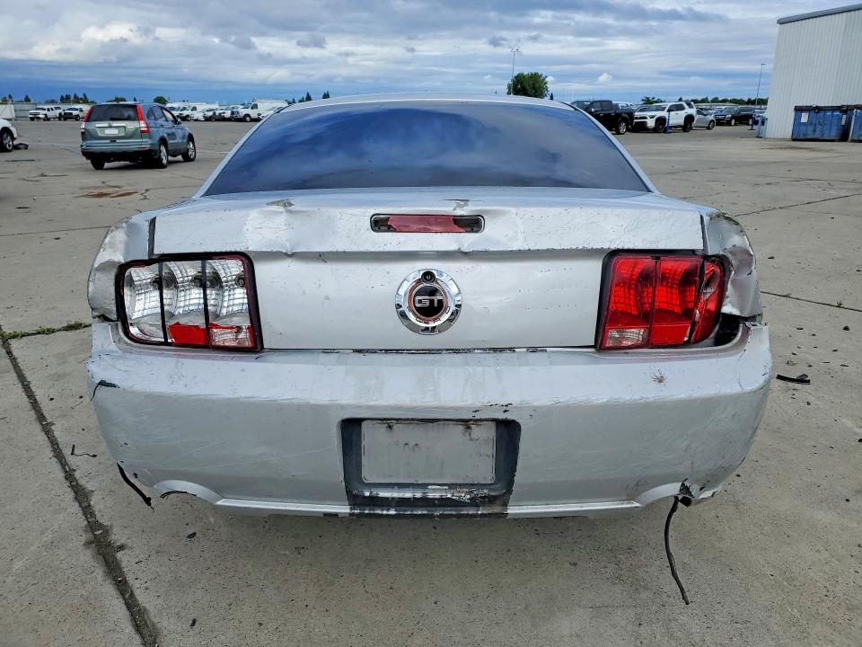 49451016 :رقم المزاد ، 1ZVHT82H885118160 vin ، 2008 Ford Mustang مزاد بيع