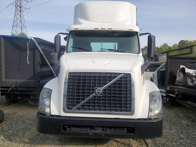 Продаж на аукціоні авто 2018 Volvo Vnl, vin: 4V4N39TG7JN988235, номер лоту: 46199826