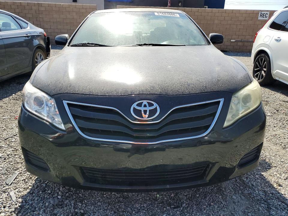 51683886 :رقم المزاد ، 4T4BF3EK0BR142817 vin ، 2011 Toyota Camry مزاد بيع