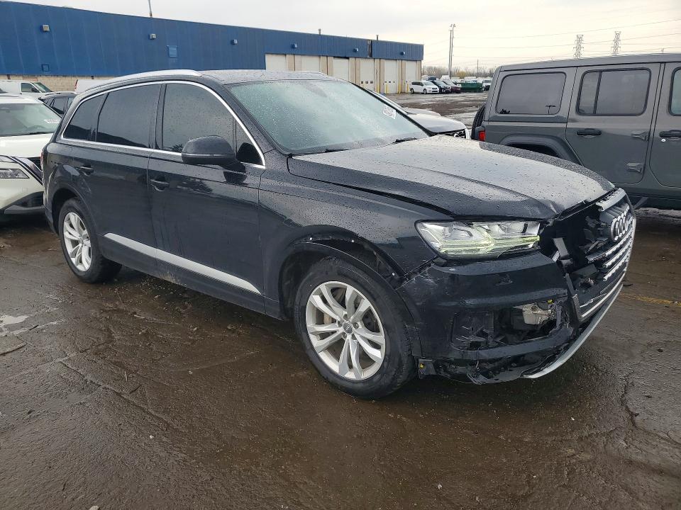 Продажа на аукционе авто 2017 Audi Q7, vin: WA1LAAF70HD026939, номер лота: 49317966