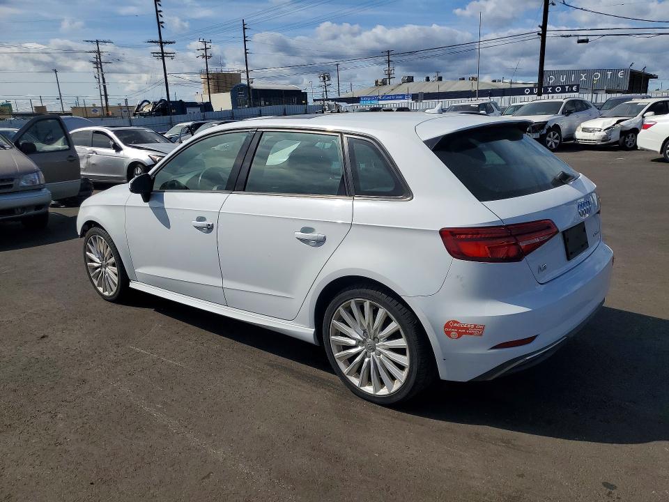 50994726 :رقم المزاد ، WAUUPBFF8HA146136 vin ، 2017 Audi A3 مزاد بيع