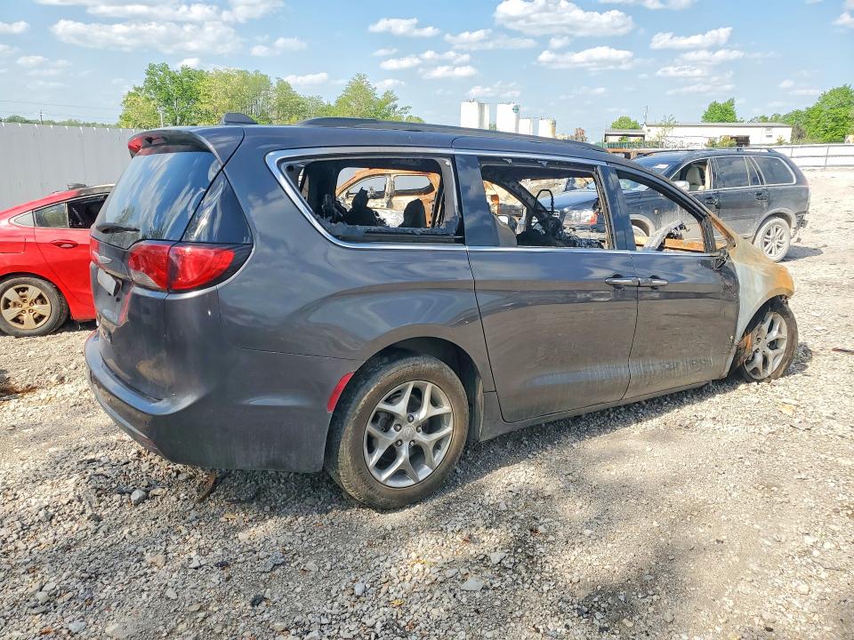 Auction sale of the 2017 Chrysler Pacifica, vin: 2C4RC1BG1HR816831, lot number: 48243296