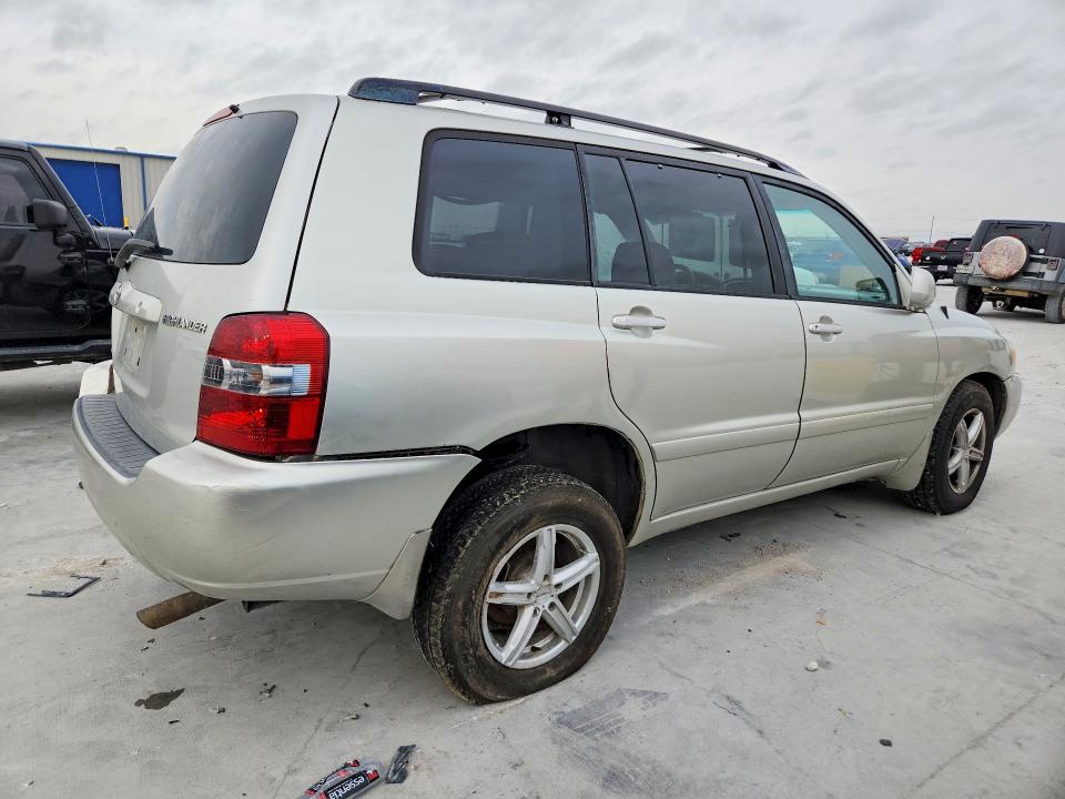 51774226 :رقم المزاد ، JTEEP21AX40038101 vin ، 2004 Toyota Highlander مزاد بيع