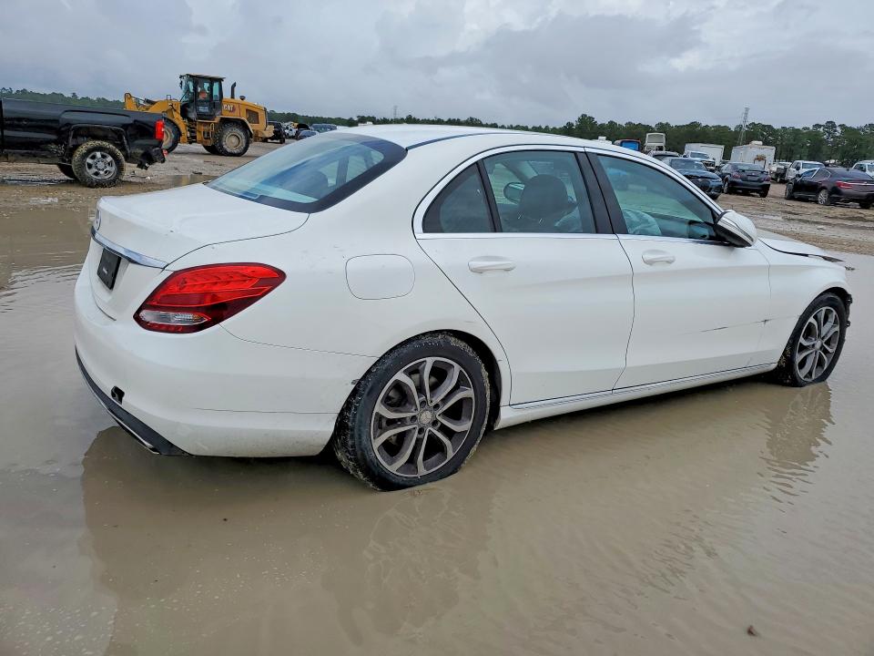 46998016 :رقم المزاد ، 55SWF4JB2FU085688 vin ، 2015 Mercedes-benz C مزاد بيع