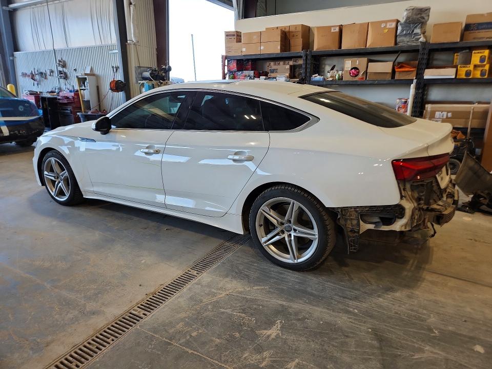 2021 Audi A5 მანქანა იყიდება აუქციონზე, vin: WAUDACF54MA015889, აუქციონის ნომერი: 50648446