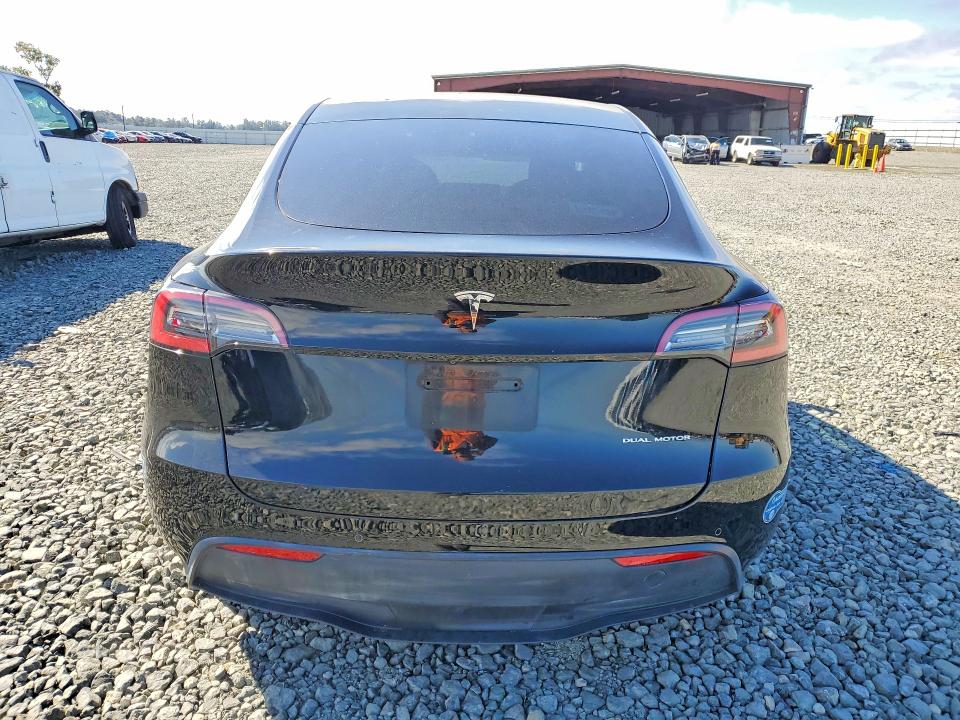 Продажа на аукционе авто 2021 Tesla Model Y, vin: 5YJYGDEE9MF120607, номер лота: 79376225