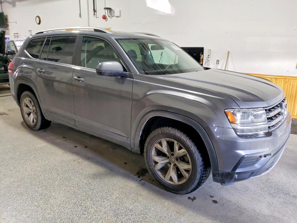 50676096 :رقم المزاد ، 1V2HR2CAXJC501985 vin ، 2018 Volkswagen Atlas مزاد بيع