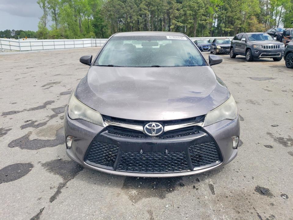 47806096 :رقم المزاد ، 4T1BF1FK3HU726327 vin ، 2017 Toyota Camry مزاد بيع