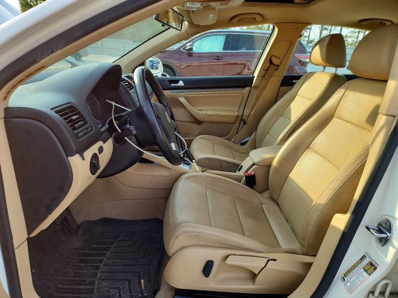 49033696 :رقم المزاد ، 3VWRM71K38M005655 vin ، 2008 Volkswagen Jetta مزاد بيع