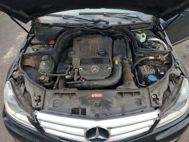 2013 Mercedes-benz C მანქანა იყიდება აუქციონზე, vin: WDDGF4HB4DR242310, აუქციონის ნომერი: 51828276
