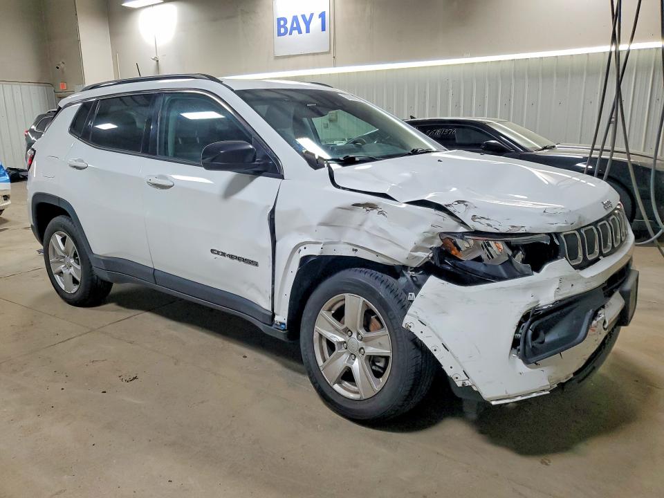 50989826 :رقم المزاد ، 3C4NJDBB1NT165526 vin ، 2022 Jeep Compass مزاد بيع