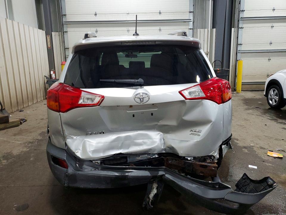 2015 Toyota Rav4 მანქანა იყიდება აუქციონზე, vin: JTMRFREV3FD100142, აუქციონის ნომერი: 51981406
