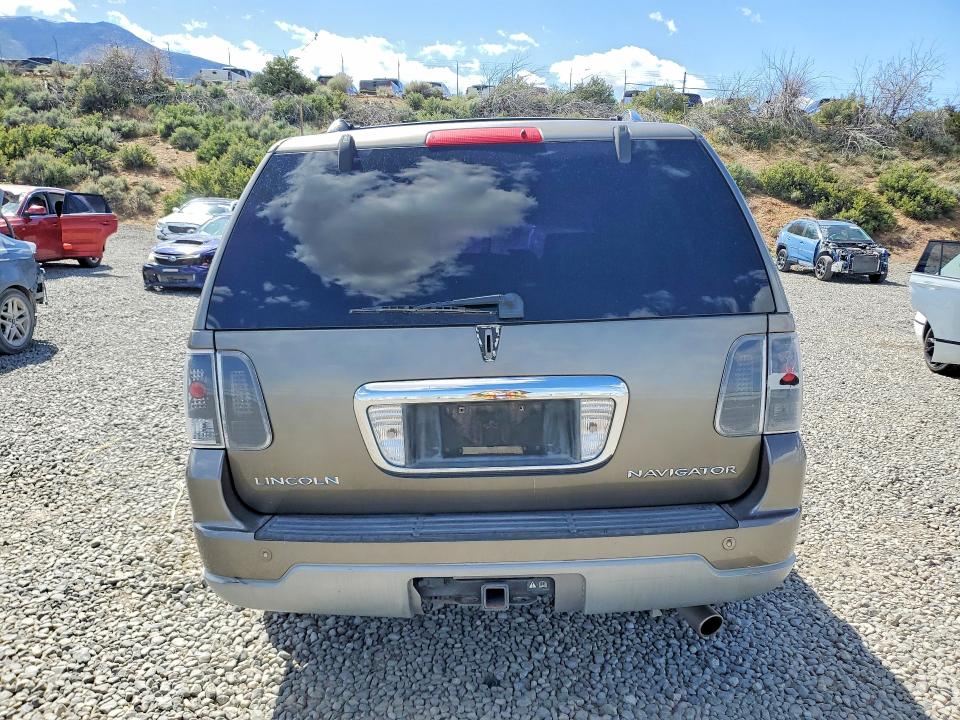 Продажа на аукционе авто 2003 Lincoln Navigator, vin: 5LMFU27R73LJ28505, номер лота: 51689426