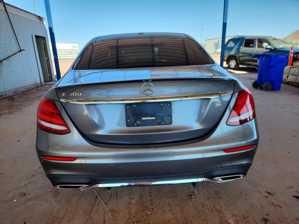 48702776 :رقم المزاد ، WDDZF4JB0JA302208 vin ، 2018 Mercedes-benz E مزاد بيع
