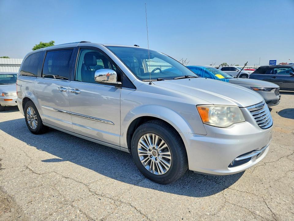 51036066 :رقم المزاد ، 2A4RR6DG1BR610838 vin ، 2011 Chrysler Town & Country مزاد بيع