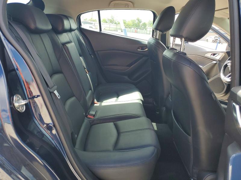 Продаж на аукціоні авто 2018 Mazda 3, vin: 3MZBN1L39JM261323, номер лоту: 49176216