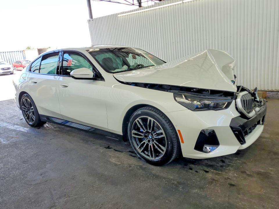 50950506 :رقم المزاد ، WBA53FJ0XTCX57115 vin ، 2026 Bmw 530 مزاد بيع