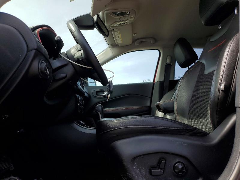 51156796 :رقم المزاد ، 3C4NJDDBXJT284280 vin ، 2018 Jeep Compass مزاد بيع