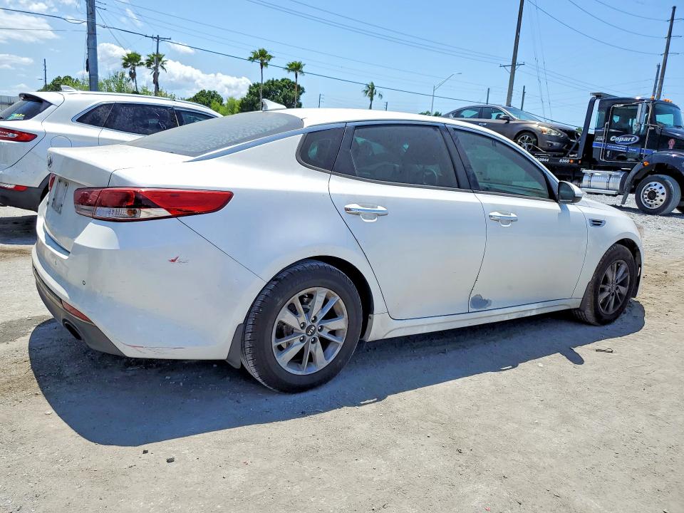 Продаж на аукціоні авто 2018 Kia Optima, vin: KNAGT4L37J5235516, номер лоту: 51071266