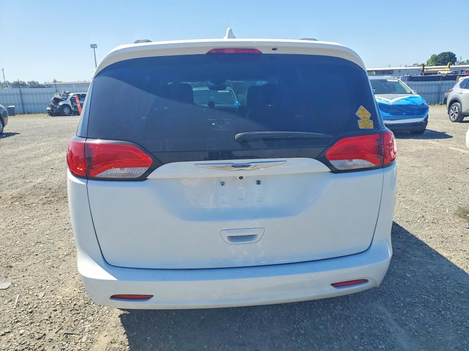 2020 Chrysler Voyager მანქანა იყიდება აუქციონზე, vin: 2C4RC1DG2LR260602, აუქციონის ნომერი: 51512236