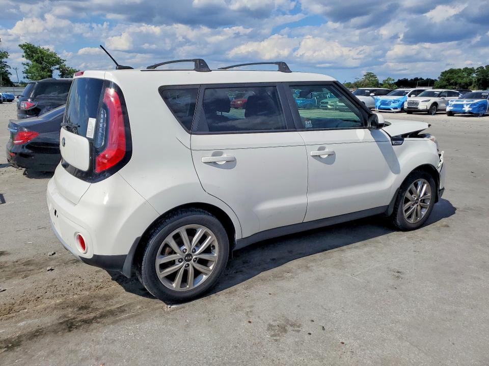 Продажа на аукционе авто 2017 Kia Soul, vin: KNDJP3A58H7465592, номер лота: 51100896