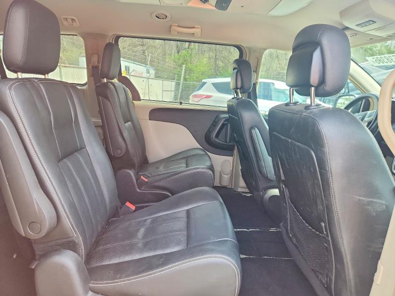 2015 Chrysler Town & Country მანქანა იყიდება აუქციონზე, vin: 2C4RC1CG0FR729711, აუქციონის ნომერი: 49538386