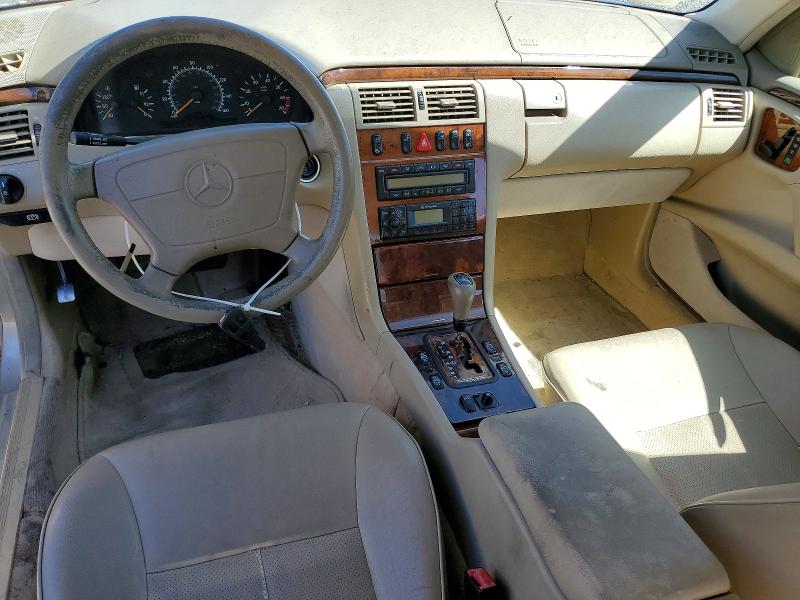 50470786 :رقم المزاد ، WDBJF82H0XX022598 vin ، 1999 Mercedes-benz E مزاد بيع