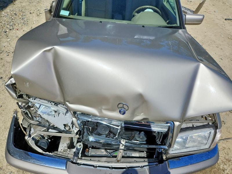 1999 Mercedes-benz C მანქანა იყიდება აუქციონზე, vin: WDBHA24G8XA664780, აუქციონის ნომერი: 50561086