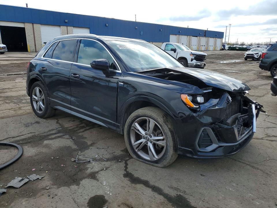 49337966 :رقم المزاد ، WA1DECF39M1007724 vin ، 2021 Audi Q3 مزاد بيع